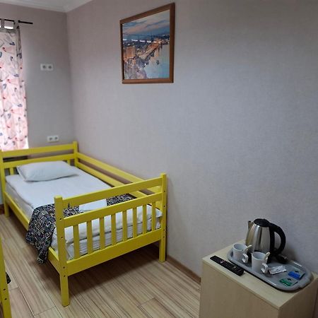 Guest House "Golden Gate 911 " Киев Экстерьер фото