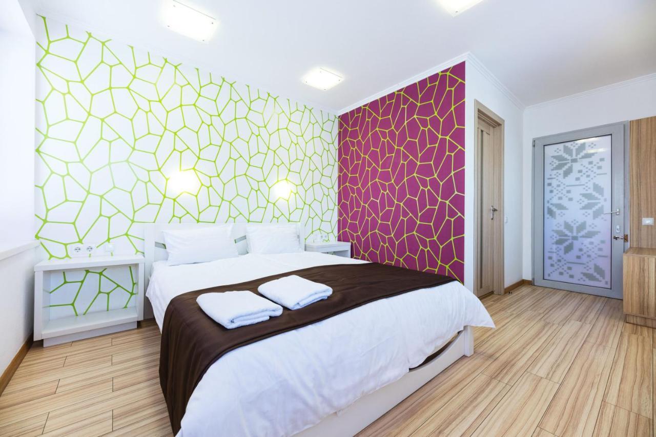 Guest House "Golden Gate 911 " Киев Экстерьер фото