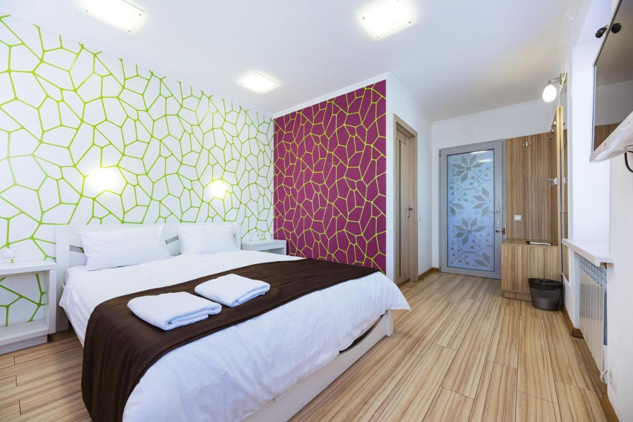 Guest House "Golden Gate 911 " Киев Экстерьер фото