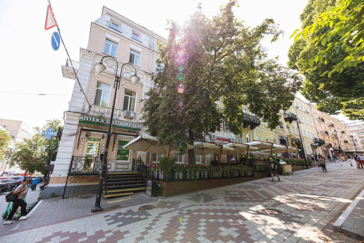 Guest House "Golden Gate 911 " Киев Экстерьер фото